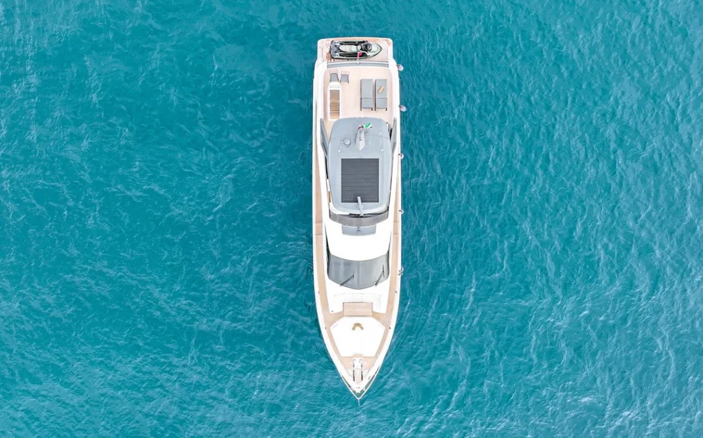 ferretti-780-yacht-Charter-dubai-3