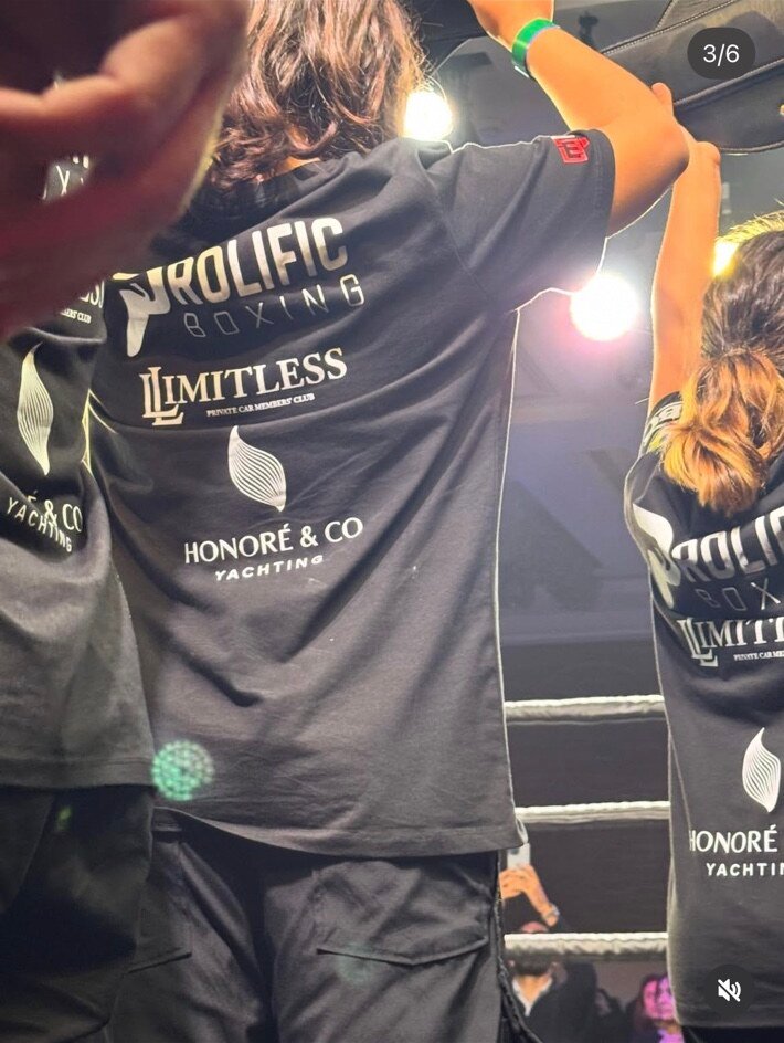 Honoré & Co sponsorship on the team kit